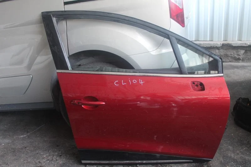 Renault Clio4 Sağ Ön Kapı Kırmızı Hatasız Boyasız 2013 - 2019 Çıkma Orjinal