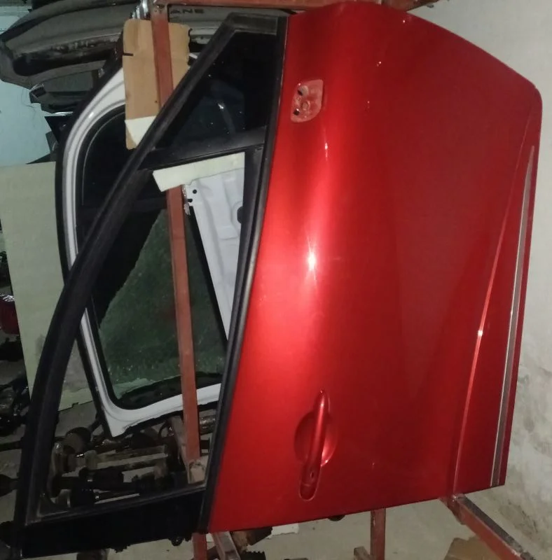 Renault Clio 4 Sağ Ön Kapı Çıkma Orjinal