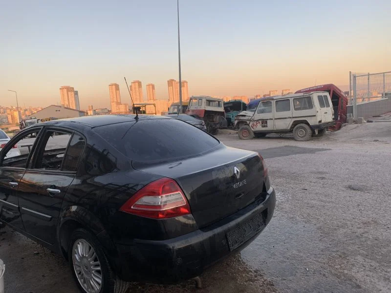 Renault Megane 2 Sol Arka Kapı Çıkma Orjinal 2004 - 2009