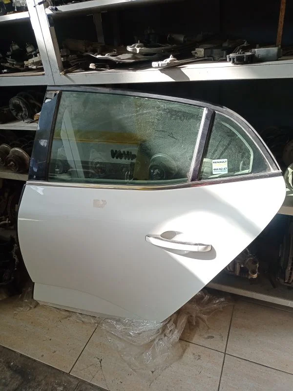 Renault Megane 4 Sol Arka Kapı Çıkma Orjinal