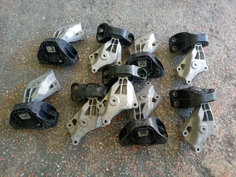 Renault Clio 5 1.0 TCE Motor Kulağı Orjinal