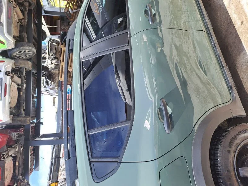 Dacia Sandero 2023 Sağ Arka Kapı Çıkma Orijinal