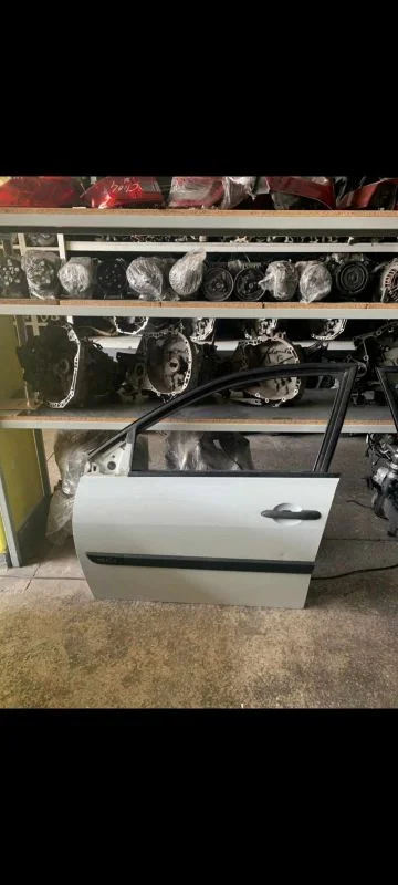 Renault Megane 2 Sol Ön Kapı Çıkma Orjinal