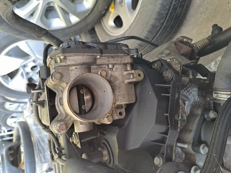 Renault Clio 3 1.2 Gaz Kelebeği Çıkma Orijinal