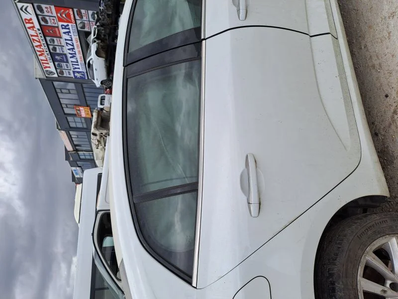 Renault Megane 4 Sağ Arka Kapı Çıkma Orijinal