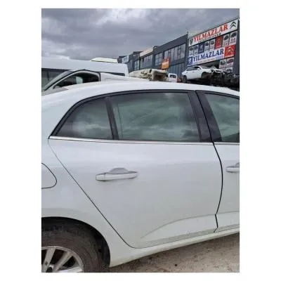 Renault Megane 4 Sağ Arka Kapı Çıkma Orijinal