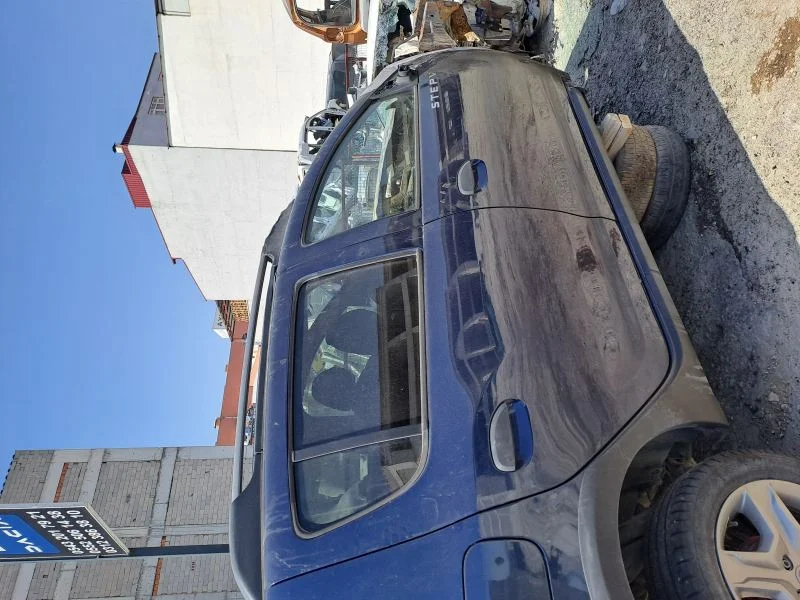 Dacia Sandero Sağ Arka Kapı Çıkma Orijinal