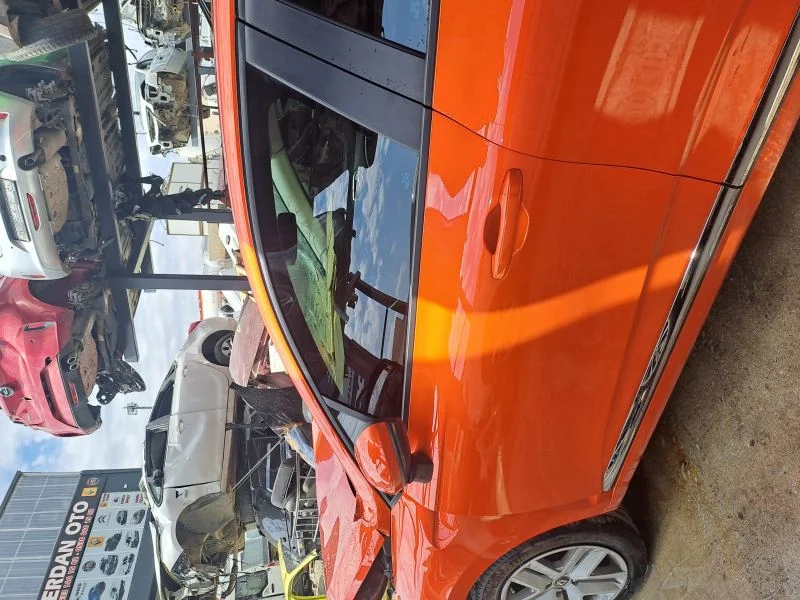 Renault Clio 5 Sol Ön Kapı Çıkma Orijinal