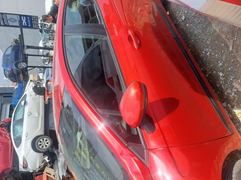 Renault Clio 5 Sol Ön Kapı Çıkma Orijinal