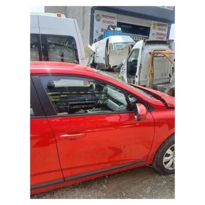 Renault Clio 5 Sağ Ön Kapı Çıkma Orijinal