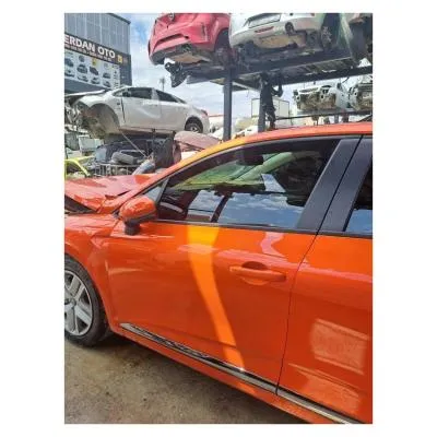 Renault Clio 5 Sol Ön Kapı Çıkma Orijinal