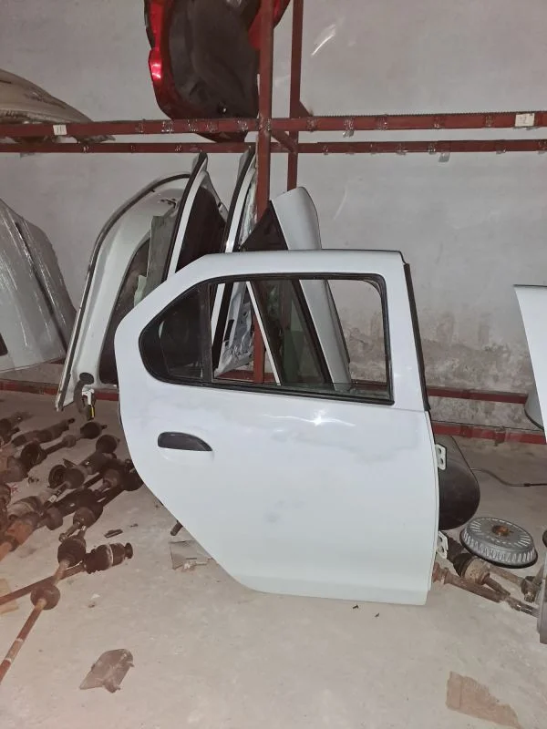 Renault Symbol 4 Sağ Arka Kapı Çıkma Orijinal