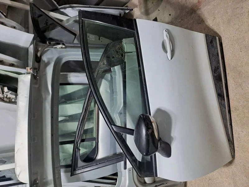 Renault Clio 4 Sol Ön Kapı Çıkma Orijinal