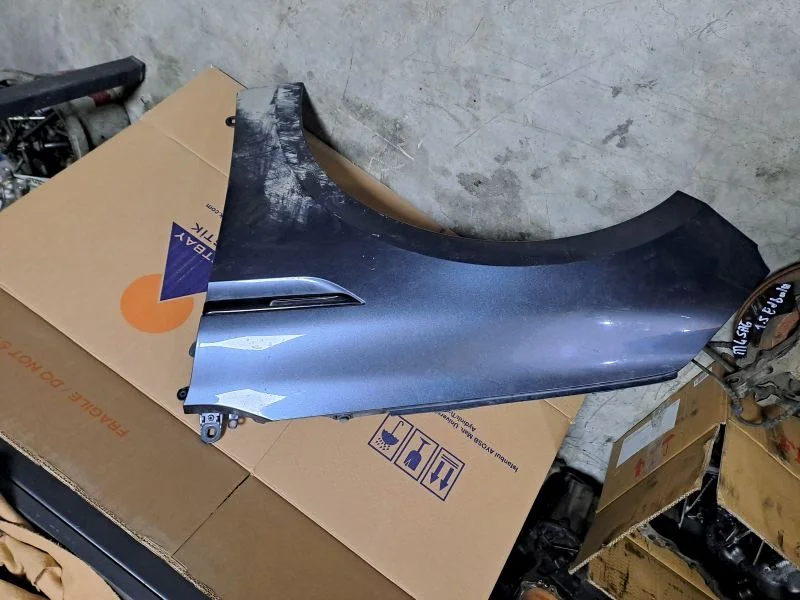 Renault Megane 4 Sol Çamurluk Çıkma Orijinal