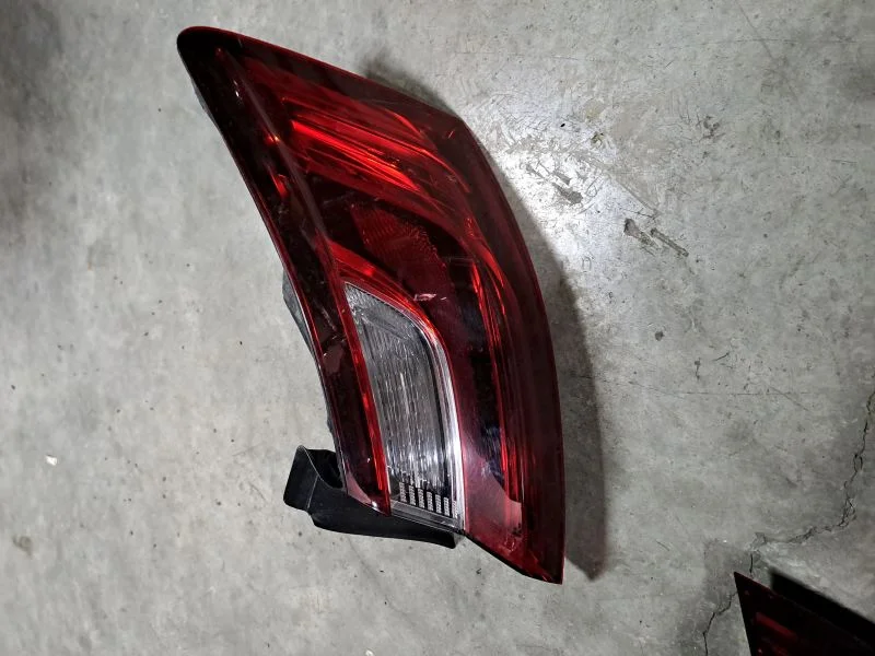 Renault Megane 4 Sağ Dış Stop Çıkma Orijinal