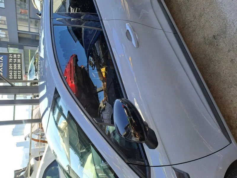 Renault Clio 5 Sol Ön Kapı Çıkma Orijinal