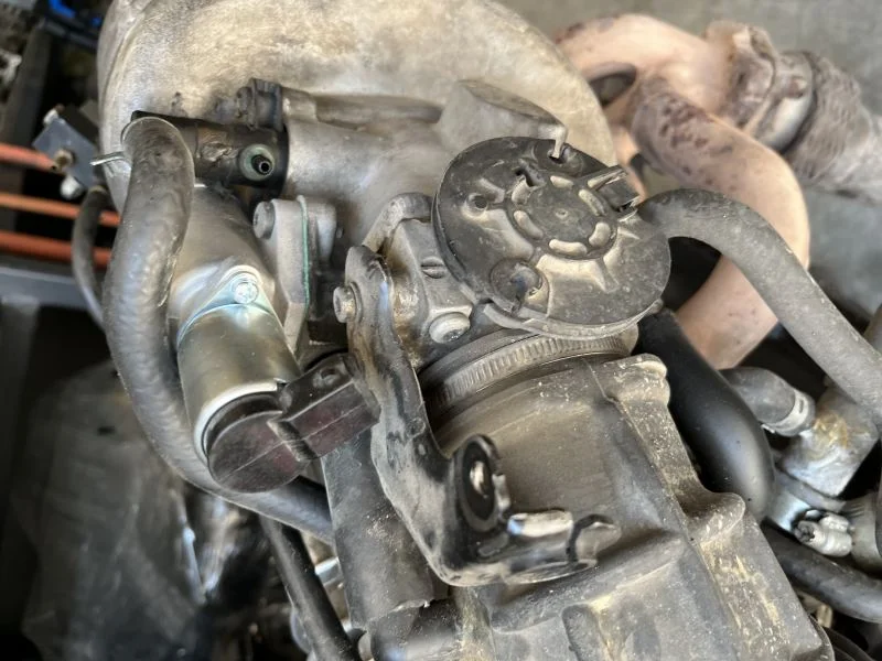 Renault Megane 1 2.0 8 Valf Gaz Kelebeği Çıkma Orijinal