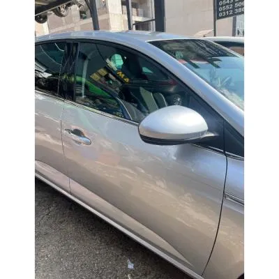 Renault Megane 4 Sağ Ön Kapı Gri Çıkma 