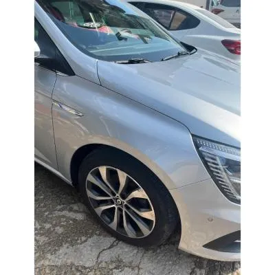 Renault Megane 4 Sağ Ön Çamurluk çıkma 