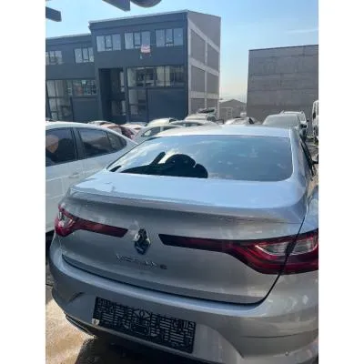 Renault Megane 4 Bagaj Kapağı Çıkma