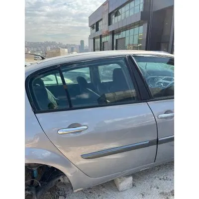 Renault Megane 2 Sağ Arka Kapı Çıkma