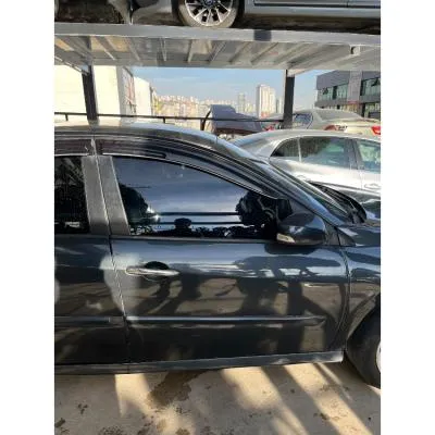 Renault Laguna 3 Sağ Ön Kapı Çıkma 
