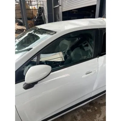 Renault Clio 5 Sol Ön Kapı Çıkma
