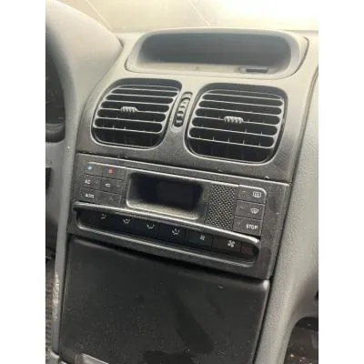 Renault Laguna 1 Klima Paneli Çıkma