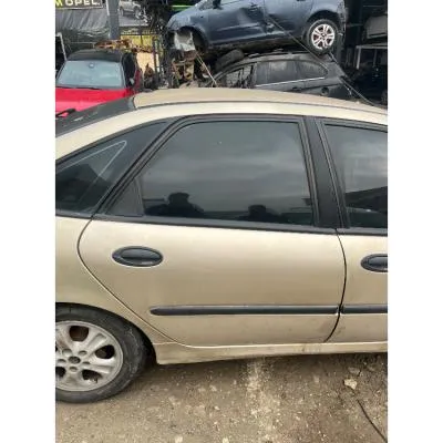 Renault Laguna 1 Sağ Arka Kapı Çıkma 