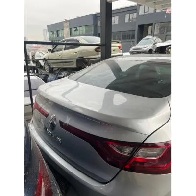 Renault Megane 4 Bagaj Kapağı Çıkma