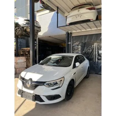 Renault Megane 4 1.3 TCE Otomatik Bütün Parçaları Mevcuttur Çıkma Orijinal 