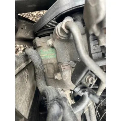 Renault Megane 1 2.0 8 Valf Klima Kompresörü Çıkma