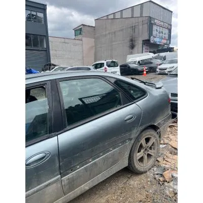 Renault Laguna 1 Sol Arka Kapı Çıkma 