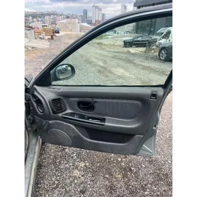 Renault Laguna 1 Sağ Ön Kapı Döşemesi Çıkma 