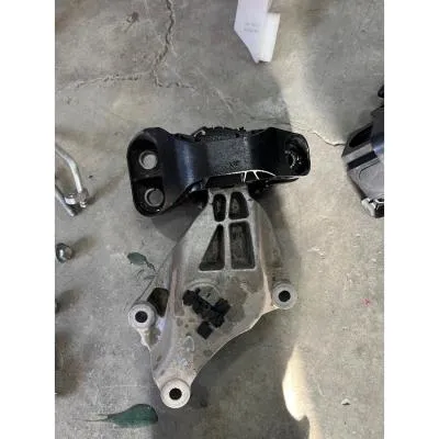 Renault Clio 5 1.0 TCE Sağ Motor Kulağı Çıkma