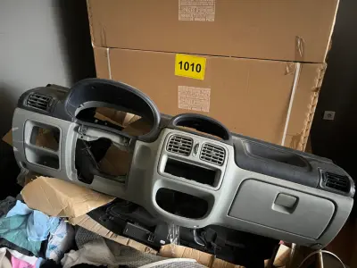 Renault Clio 2 Göğüs Seti Çıkma