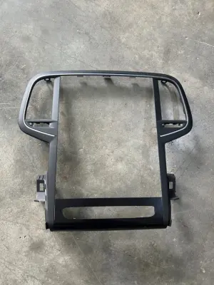 Renault Megane 4 Teyp Çerçevesi Çıkma