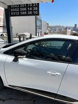 Renault Clio 4 Sol Ön Kapı Çıkma