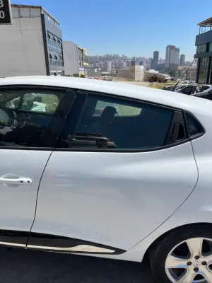 Renault Clio 4 Sol Arka Kapı Çıkma