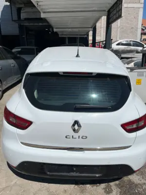 Renault Clio 4 Bagaj Kapağı Çıkma 
