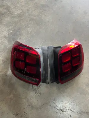 Dacia Sandero 2019 Sağ Stop Çıkma 