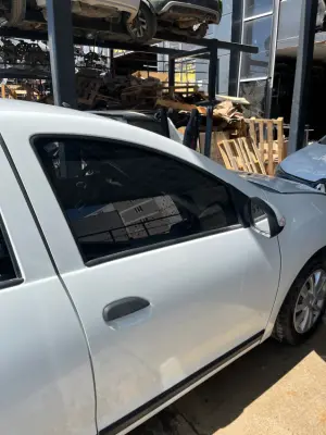 Renault Symbol 4 Sağ Ön Kapı Çıkma