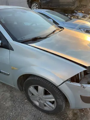 Renault Megane 2 Sağ Ön Çamurluk Çıkma