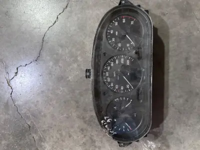 Renault Megane 1 Gösterge Paneli 4 Soketli Çıkma 