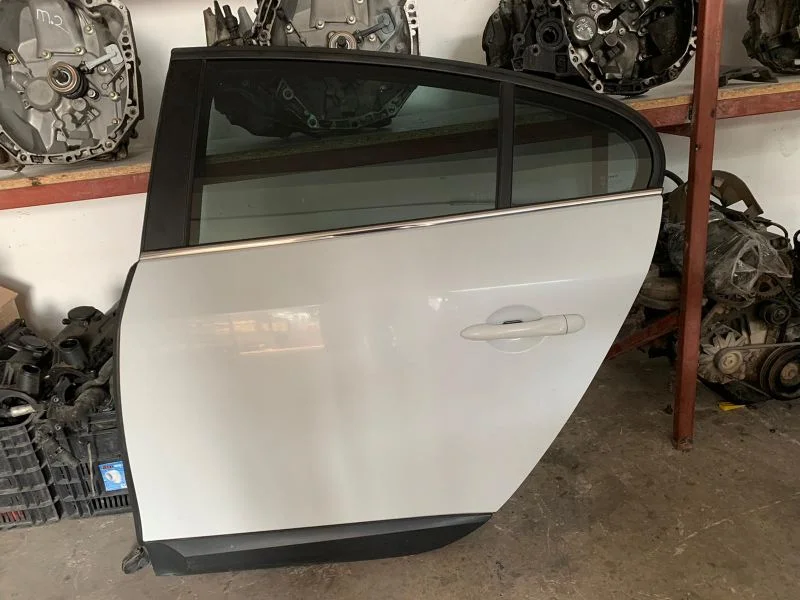 Renault Fluence Sol Arka Kapı Beyaz Hatasız Çıkma Orjinal