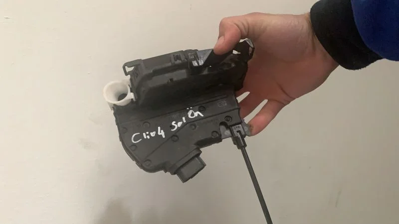 Renault Clio 4 Sol Ön Kapı Kilidi Çıkma Orjinal