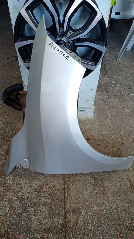 Renault Fluence Sağ Ön Çamurluk Çıkma Orijinal