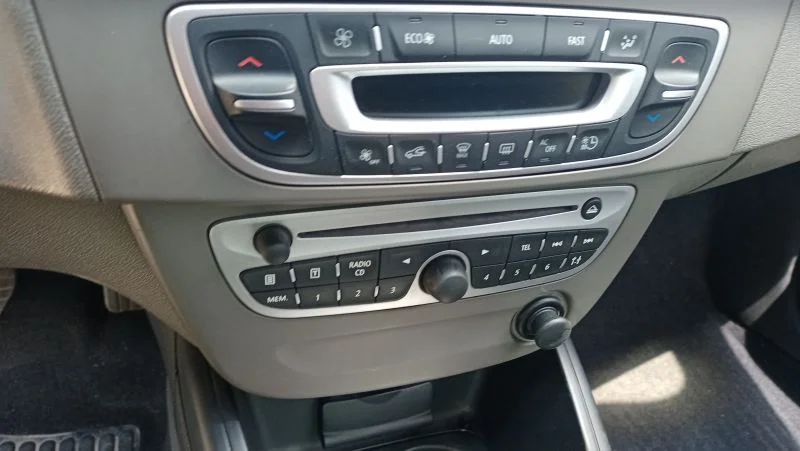 Renault Fluence Kalorifer Paneli Çıkma Orjinal